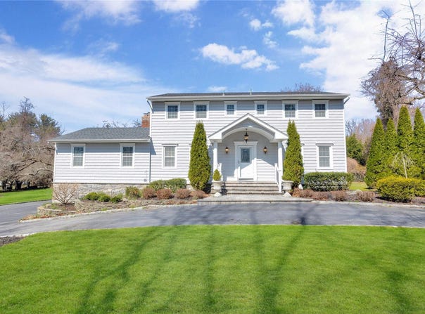 8 Bradshaw Lane, Northport, NY 11768