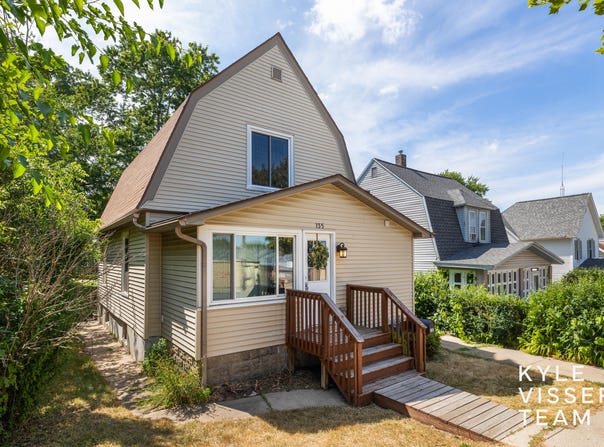 135 Houseman Avenue NE, Grand Rapids, MI 49503
