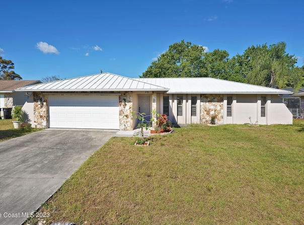 418 Candlestick Avenue NE, Palm Bay, FL 32907