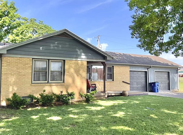 219 Marriott Dr, Eureka, KS 67045