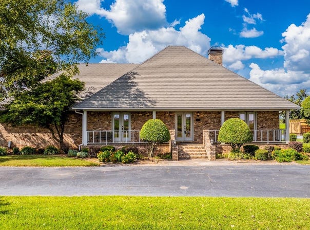 1902 E Schafer Road, Lonoke, AR 72086