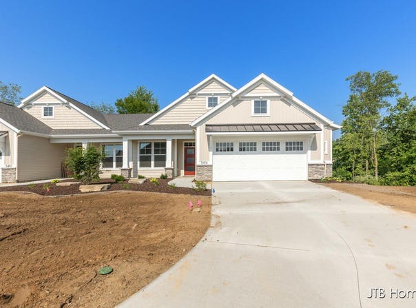 5416 Albright Avenue SW, Wyoming, MI 49418