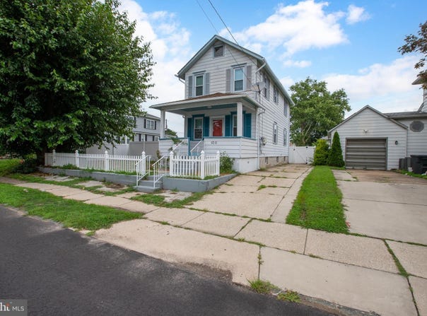 1011 MARKET STREET, GLOUCESTER CITY, NJ 08030