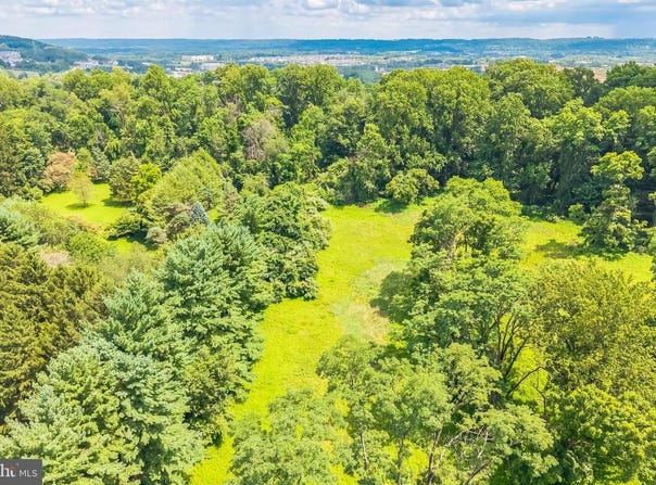 20-L CONSTANT SPRING RD, MALVERN, PA 19355