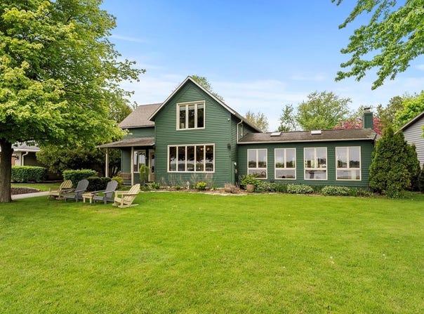 1350 Memorial Dr, Sturgeon Bay, WI 54235
