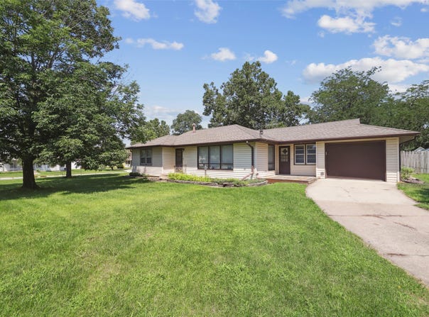 307 5th Street, Maxwell, IA 50161