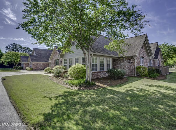 501 Charmant Place, Ridgeland, MS 39157