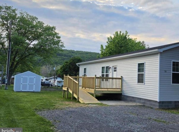 30 S SKYLINE Drive, RIDGELEY, WV 26753