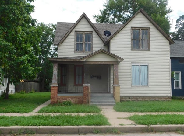 213 W 9th Ave, Hutchinson, KS 67501