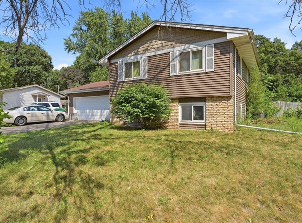 6515 Fridley Street NE, Fridley, MN 55432