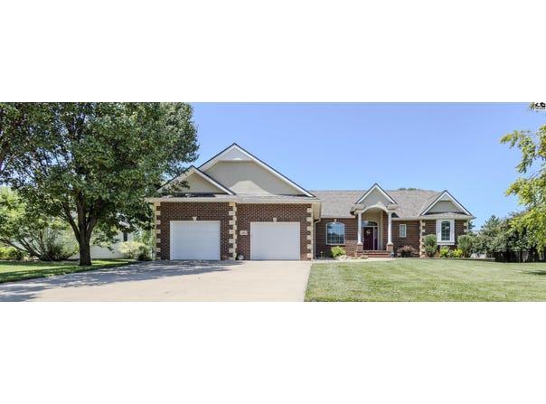 804 S Turkey Creek Dr, McPherson, KS 67460