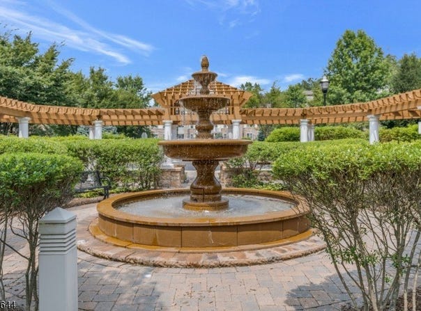 158 Victoria Dr, Bridgewater Twp., NJ 08807-1285