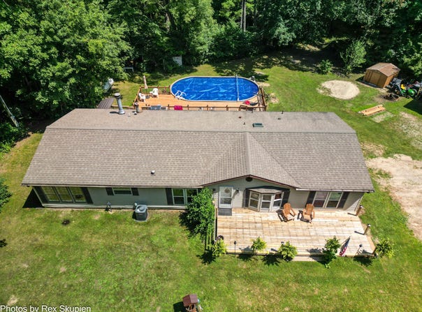 623 E 56TH STREET, NEWAYGO, MI 49337