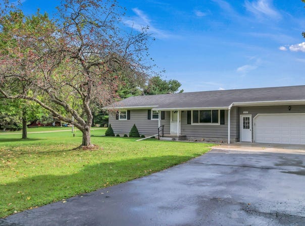 2233 Ives Road, Leslie, MI 49251