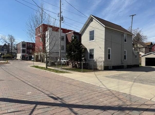 359 Atlas Avenue SE, Grand Rapids, MI 49506