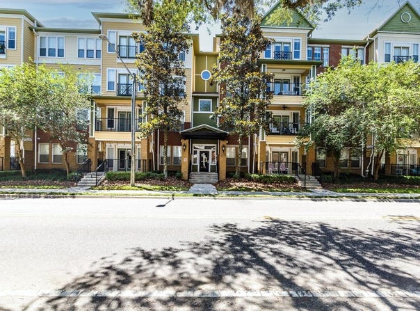 1185. SW 9TH Road, GAINESVILLE, FL 32601