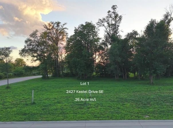 2427 Kestrel Dr SE, CedarRapids, IA 52403