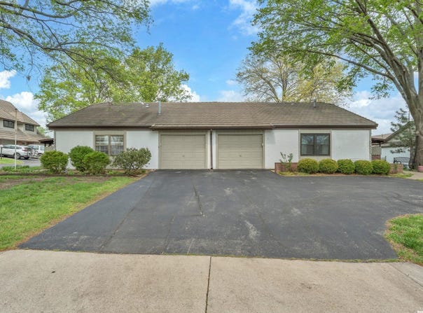 2600 W 24th Terrace, Lawrence, KS 66047