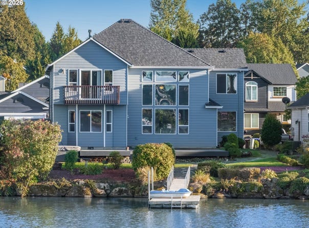 21223 NE SHORE Dr, Fairview, OR 97024