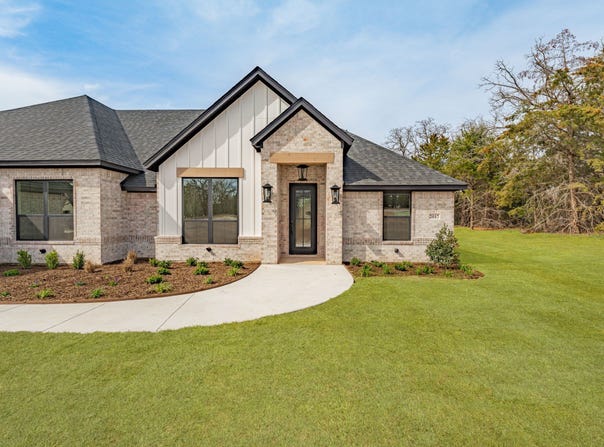 2017 Forest Bridge, Azle, TX 76020