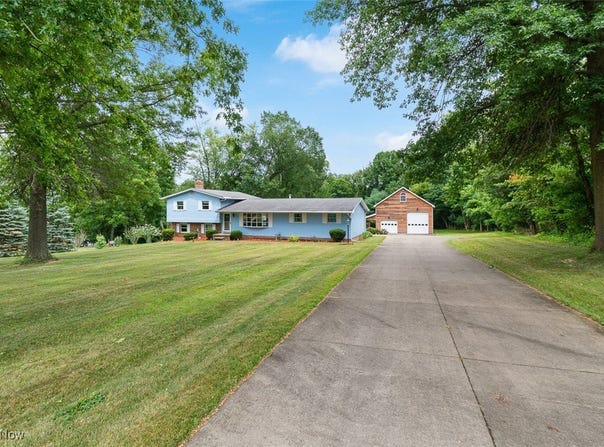 1200 Kenyon Avenue SW, Massillon, OH 44647