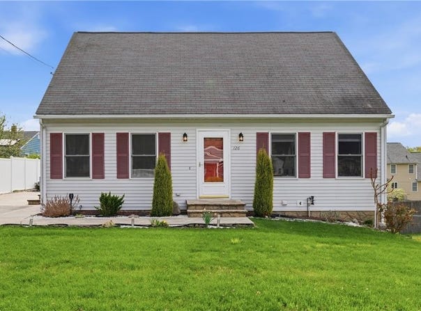 126 Lilac Avenue, Woonsocket, RI 02895
