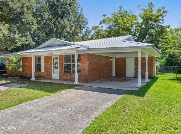 1308 Parktown Drive, Ocean Springs, MS 39564