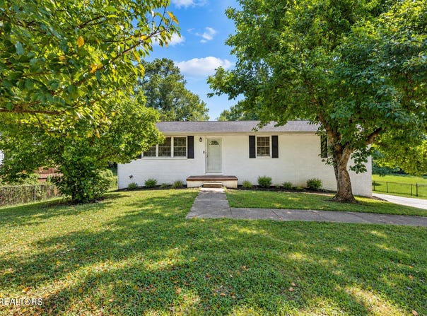 512 Highland View Drive, Knoxville, TN 37920