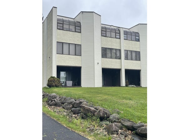 146 Foxfire Drive, Mount Pocono, PA 18344