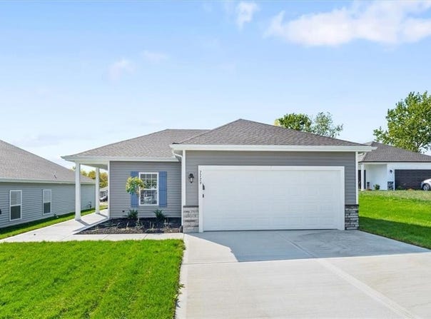 12209 N Rhode Court, Kansas City, MO 64163
