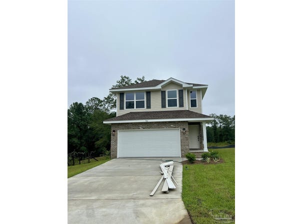944 Rustling Pines Rd, Cantonment, FL 32533