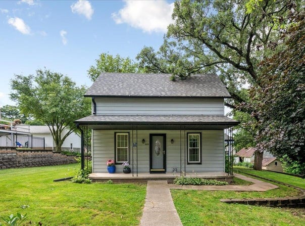 609 LINDEN Street, OAKLAND, IA 51560