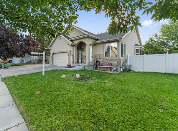 5525 HAMPTON Way, Stansbury Park, UT 84074