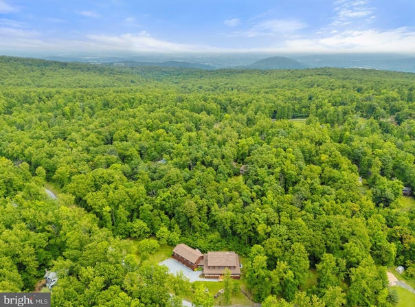 94 TOMAHAWK WAY, LINDEN, VA 22642