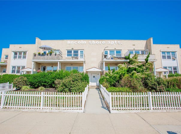 325 Shore Road, Long Beach, NY 11561