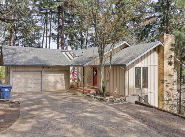 784 BROOKSIDE Dr, Eugene, OR 97405
