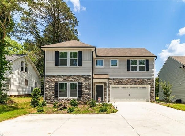 4627 Shattalon Drive, Winston-Salem, NC 27106