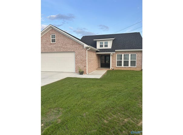 15 Swanee Drive, Albertville, AL 35950
