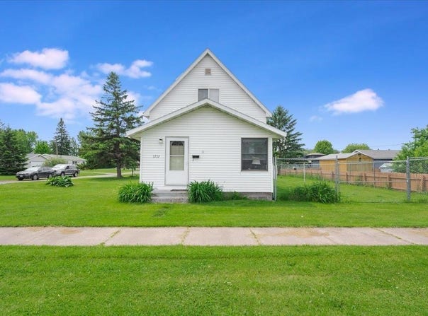 3732 E 6th St, Superior, WI 54880