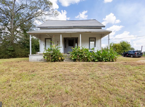 4122 Jacksonville Street, Heflin, AL 36264