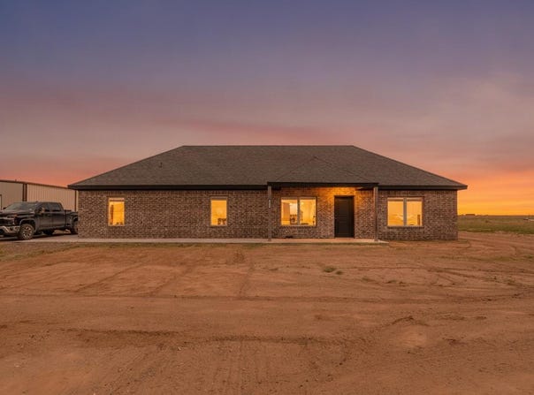 1389 Redhead Road, Wilson, TX 79381