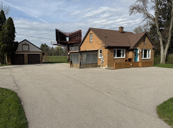 14342 Ironwood Drive NW, Grand Rapids, MI 49534