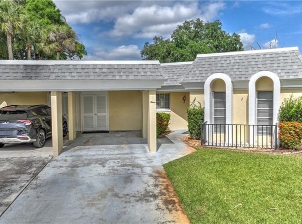 9 Park Lane Circle, Lehigh Acres, FL 33936