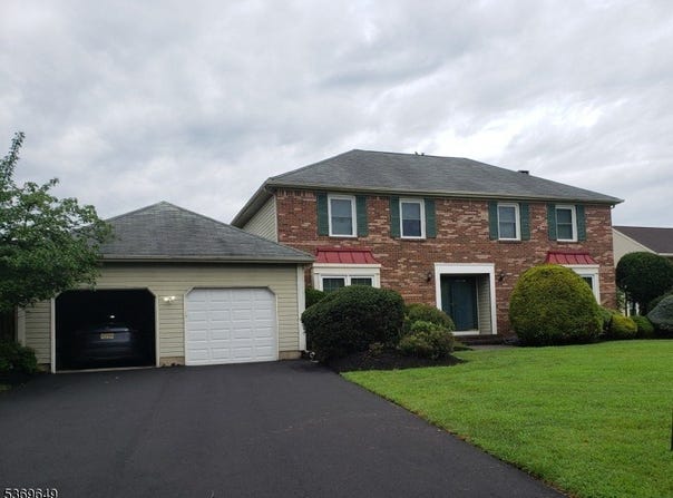 11 Glengarry Way, West Windsor Twp., NJ 08550-3033