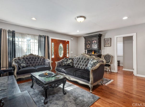 1417 W Gage Avenue, Los Angeles, CA 90047