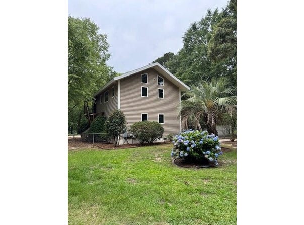 1386 Forest Lake Drive, Manning, SC 29102