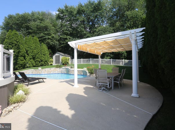 5 TRAKENNER WALK, SEWELL, NJ 08080