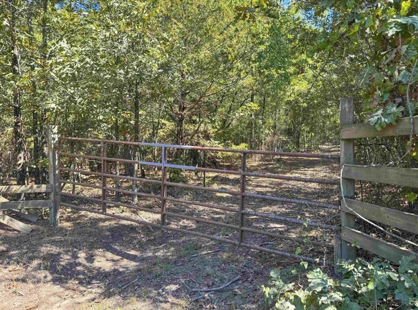 1450 Pole Ranch Road, Shirley, AR 72153