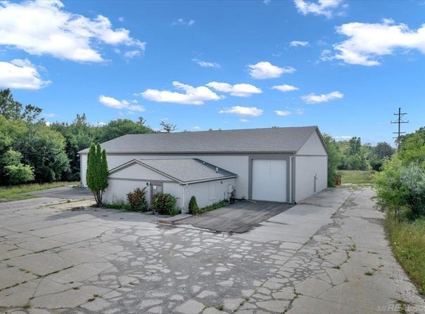 1500 Mcmillan Road, Owosso, MI 48867