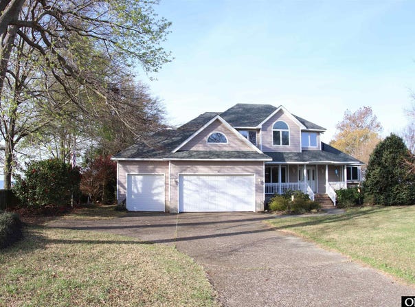 210 Waterside Drive, Harbinger, NC 27941